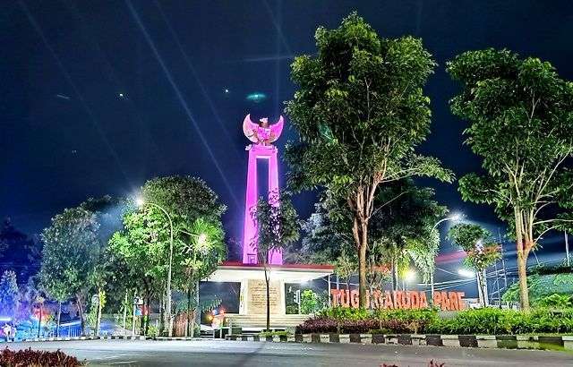 Tugu Garuda Pare